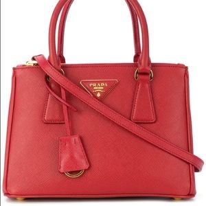 $880⬇️ Prada Mini Saffiano Leather crossbody bag